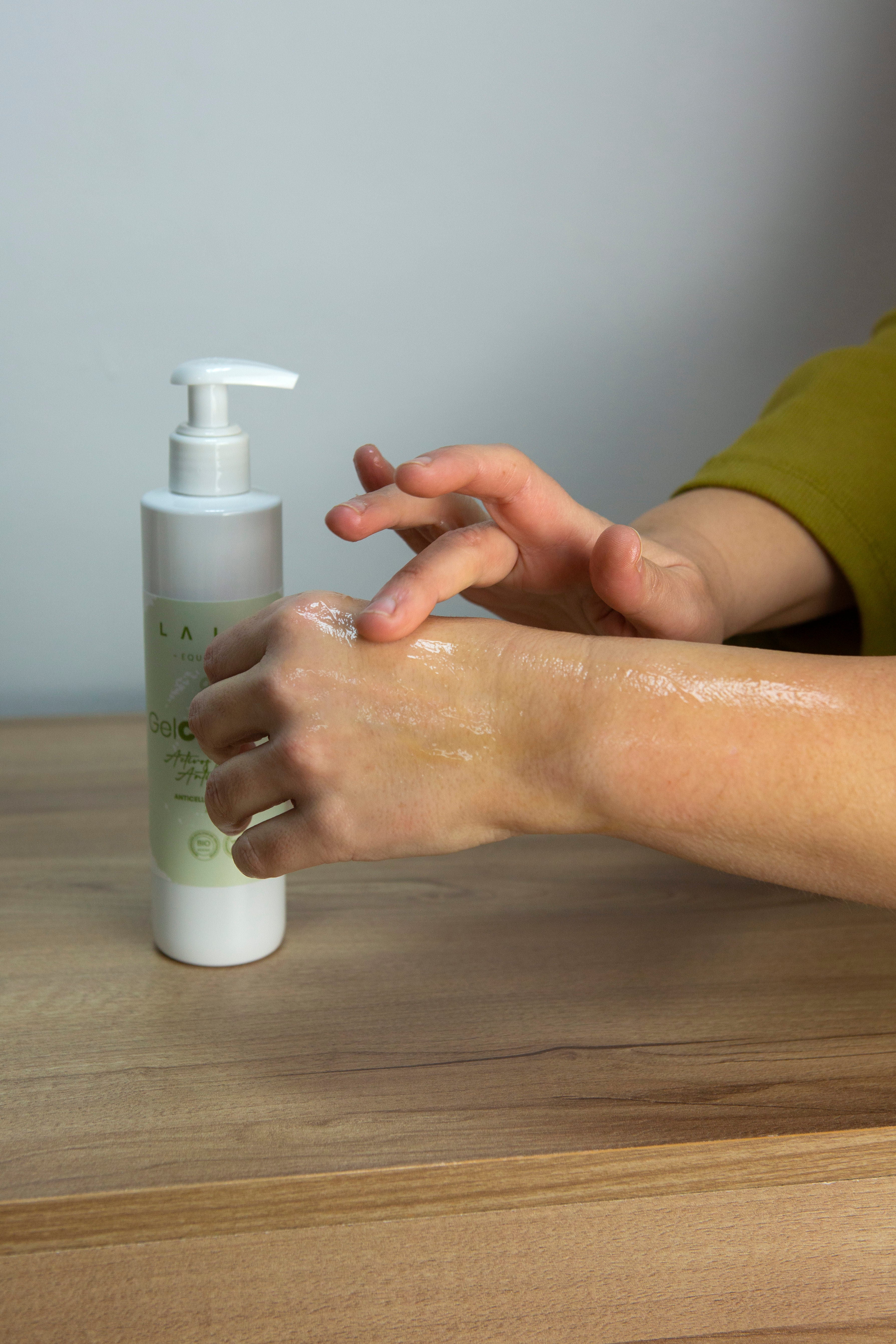 GEL CORPORAL REDUCTOR ANTICELÍTICO - 250 ml