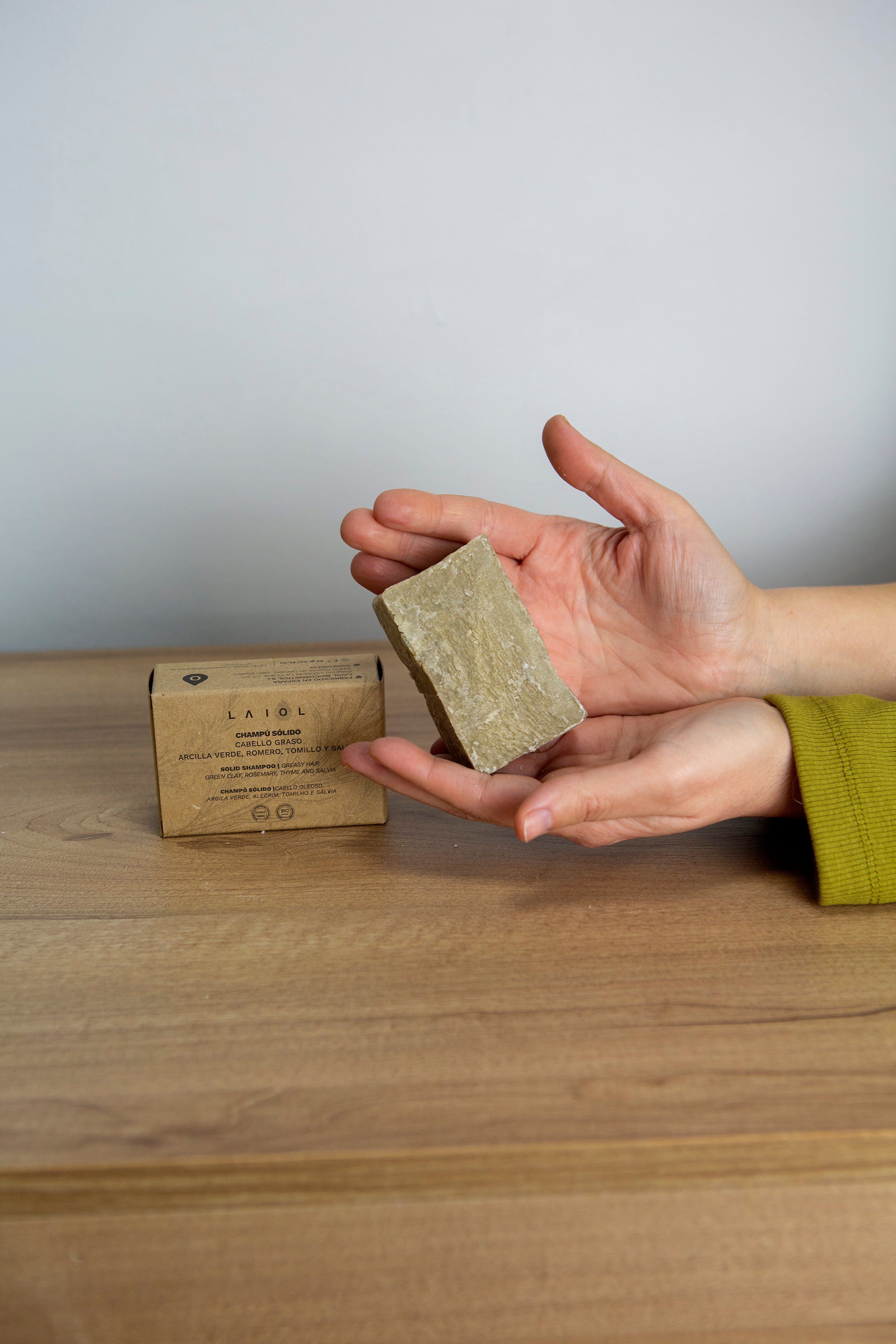 CAMPÚ SÓLIDO PARA CABELLO GRASO - 90 gr